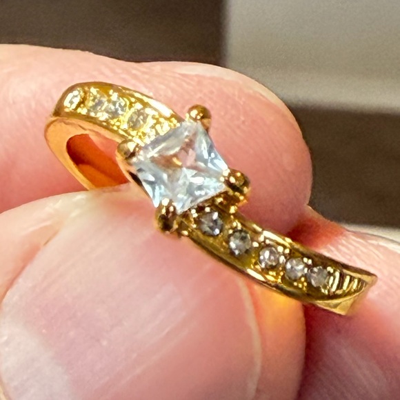 Anthropologie Jewelry - Classic & Stylish Luxurious Square Synthetic Zirconia Ring.